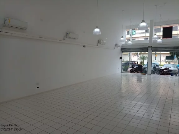 Imagem Super loja com 114 m² disponível para locação na principal avenida comercial de Peruíbe.