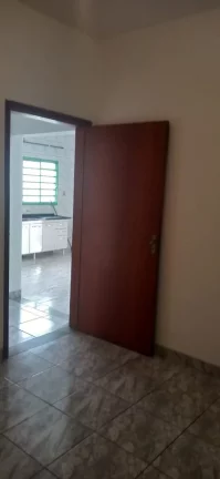 Imagem Casa no vista alegre, 4 quartos, quintal muito grande!!