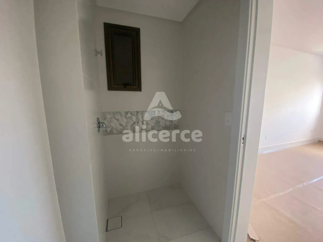Imagem Pronto para Morar! Amplo Apartamento com 3 Suítes Sacada gourmet com Churrasqueira no Kobrasol - São José/SC