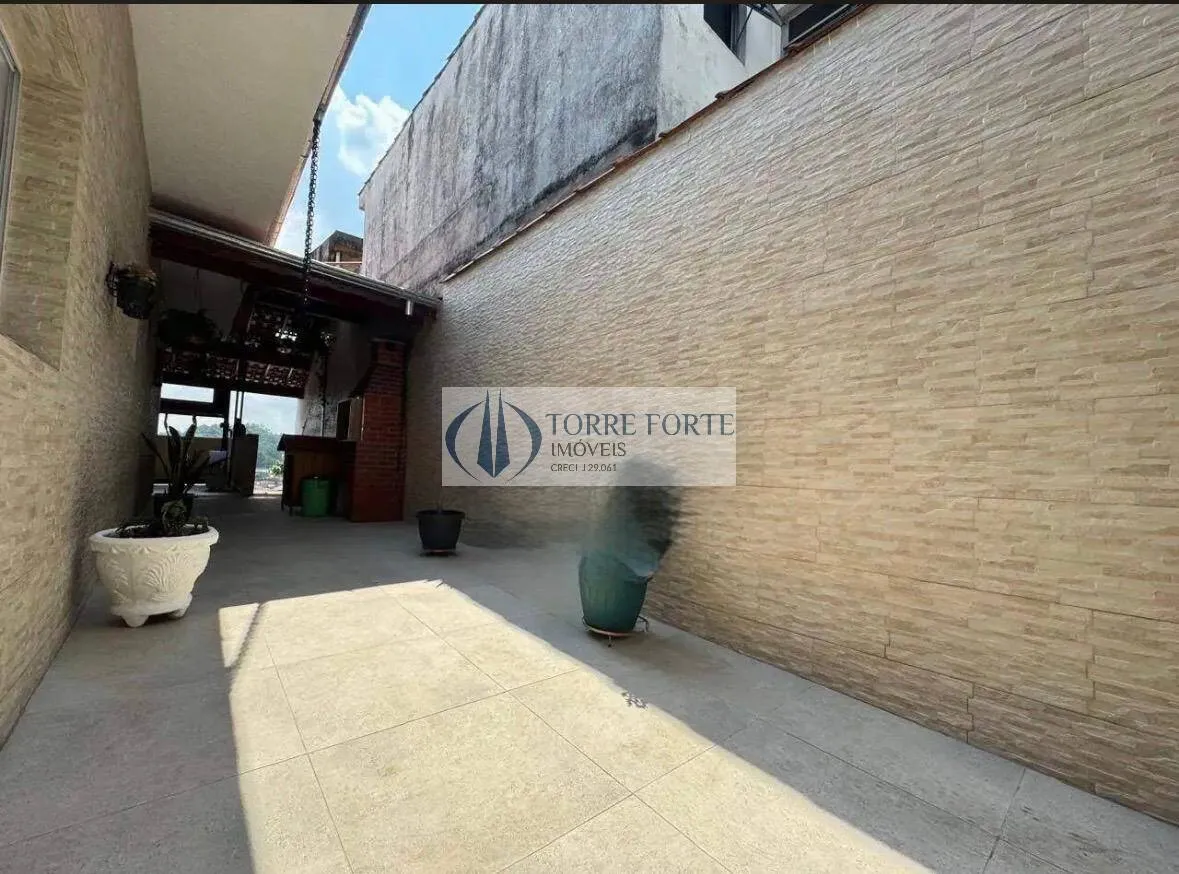 Imagem Linda Casa com 4 dormitorios 3 banheiros 2 vagas em Itaquera.