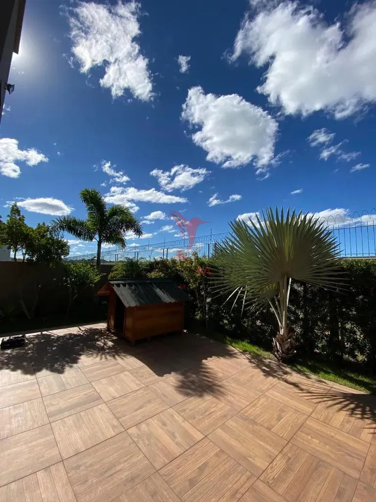 Imagem VIVER COM ELEGÂNCIA: CASA DE ALTO PADRÃO NO VEREDAS ALTOS DO LARANJAL