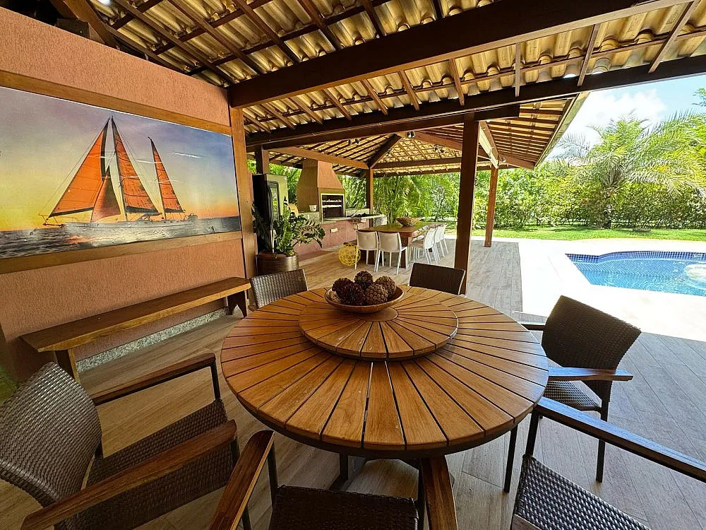 Imagem Casa 4 suítes no Condomínio Casas da Praia do Forte-BA