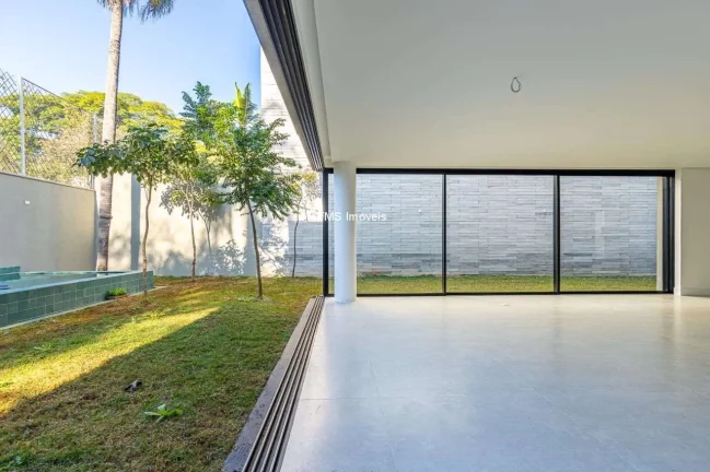 Imagem Casa em condomínio com 3 suítes.