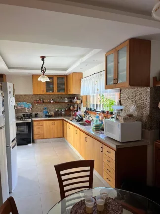 Imagem Vendo esta luxuosa casa no bairro Conego . Nova Friburgo.
