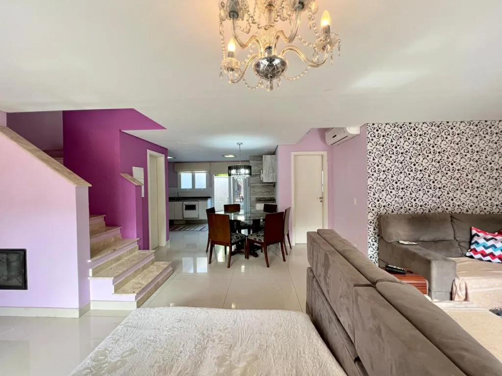 Imagem Casa em Condominio 5 Dormitórios - Bairro --