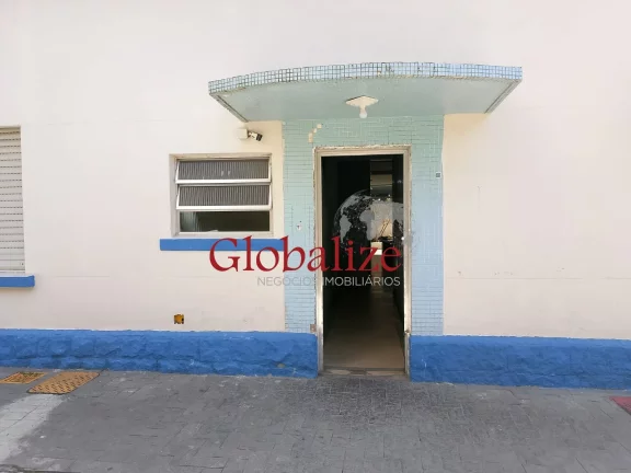 Imagem Kitnet térreo no Embaré em Santos com passagem para a praia por $ 270.000,00