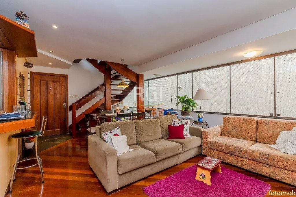 Imagem Cobertura para Venda - 248.34m², 3 dormitórios, sendo 1 suites, 3 vagas - Petrópolis