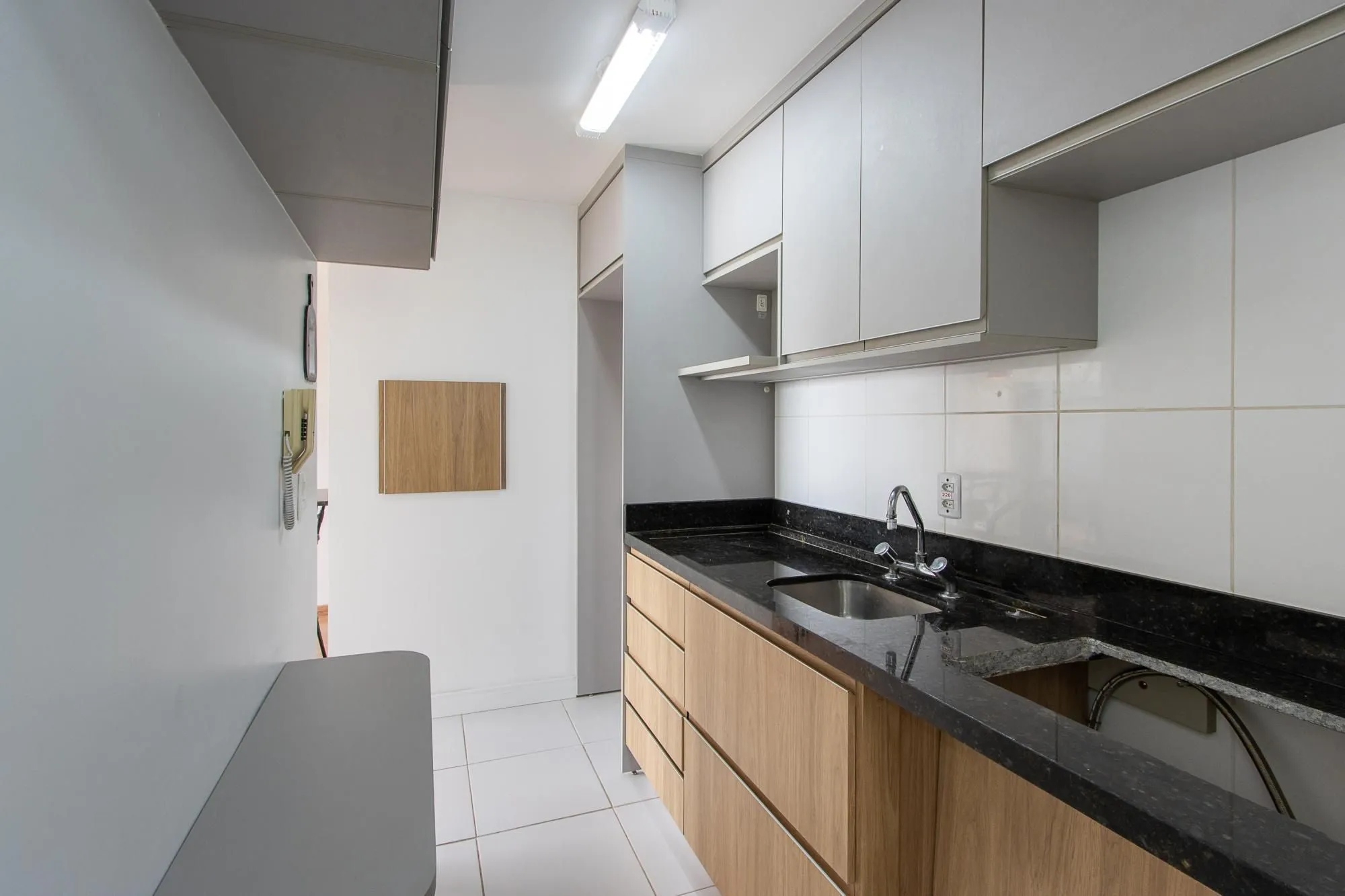 Imagem Apartamento de 2 dormitórios com suíte, churrasqueira e infraestrutura completa na Zona Sul de Porto Alegre.