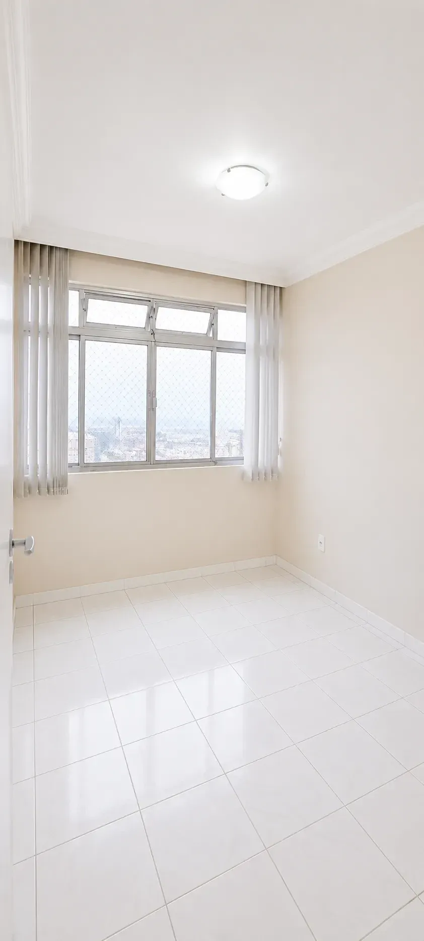 Imagem Apartamento com 2 Quartos à Venda, Locação ou Temporada, 87 m² em Centro - Florianópolis