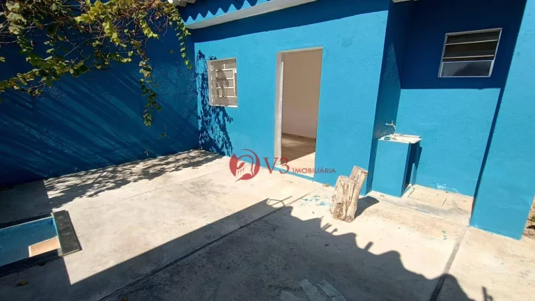 Imagem Casa com 65 metros quadrados, sala, cozinha, 2 quartos, 3 banheiros, 4 vagas de garagem , com edícula