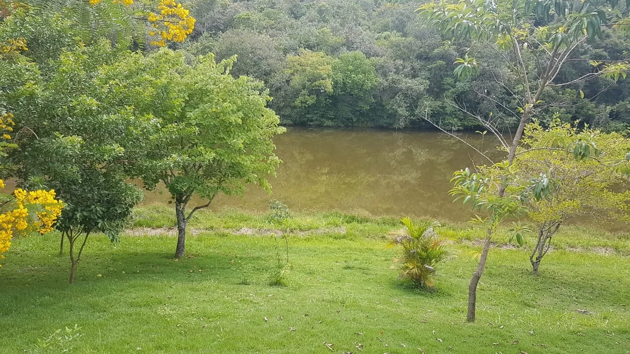 Imagem Lote de 1005,33m² Localizado no Condomínio Fazenda Alta Vista.