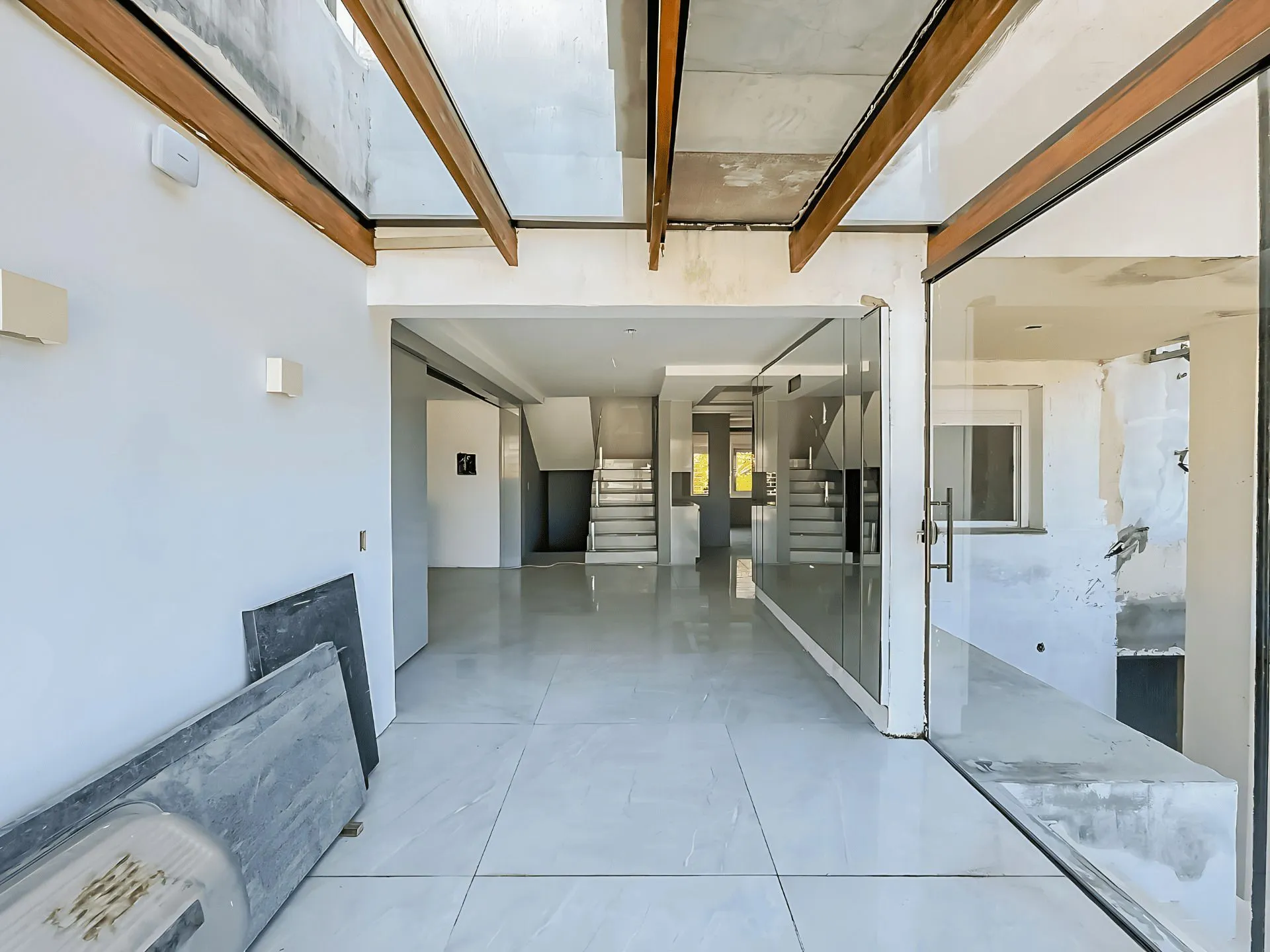 Imagem Casa Reformada com Piscina, 370m², 2 Suítes com Closet no Três Figueiras - POA