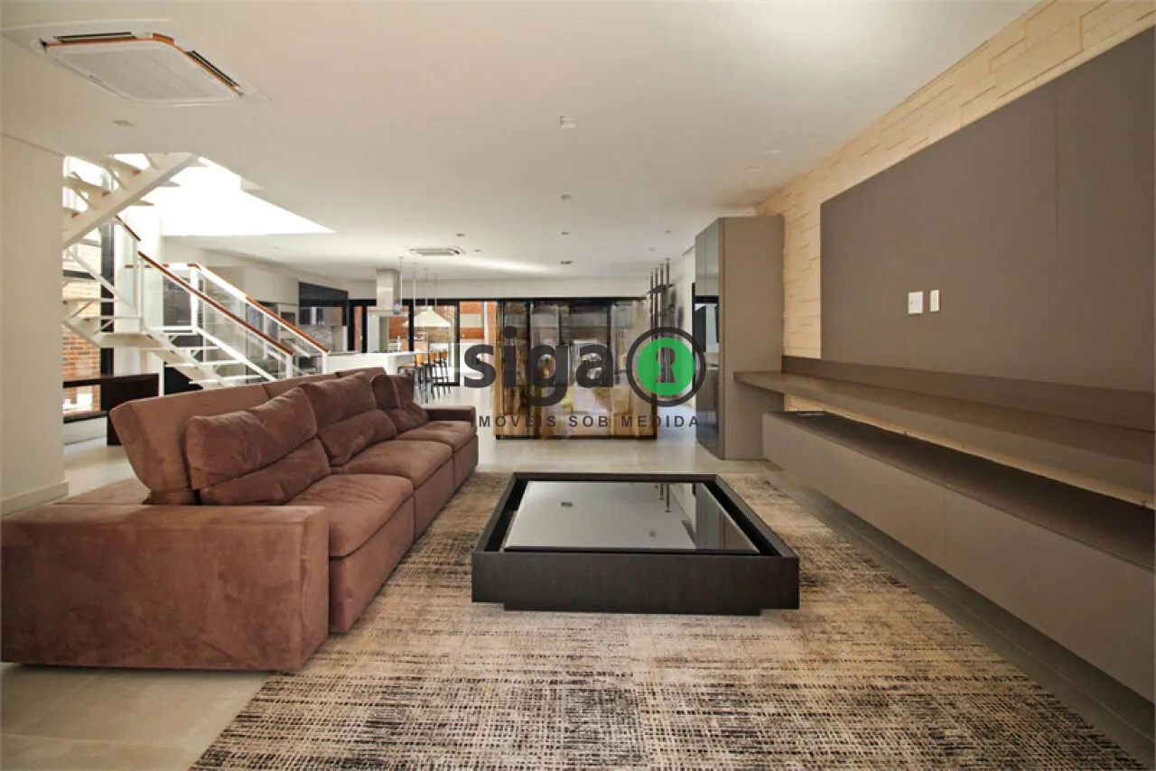Imagem Sobrado Alto Padrão no Jardim Europa de 4 quartos com 6 Vagas - 510m² à Venda.