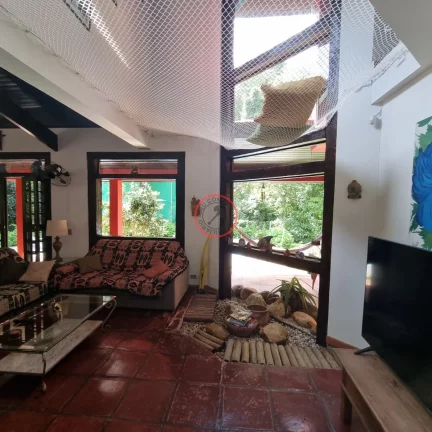 Imagem CASA COM 3 QUARTOS , SALA ESTAR ,SALA DE JANTAR, PISCINA, LAVANDERIA , ACESSO AO RIO ,BANHEIROS, LAVABO,3 VAGAS,974 mt de terreno