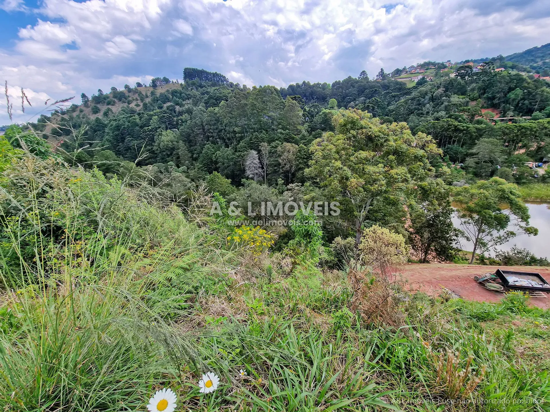 Imagem Terreno no Quintas do Atalaia | Vista para o vale e projeto aprovado