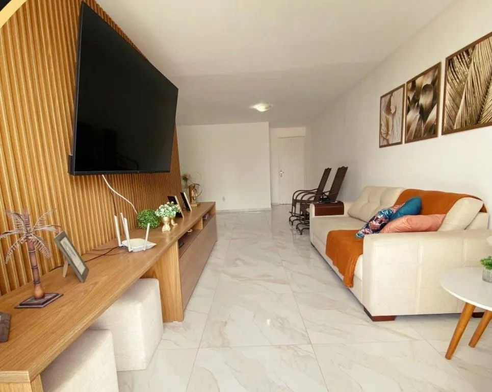 Imagem Apartamento de 120m² no Bessa, 4 quartos com suíte, sala em L, condomínio com elevador e portaria, perto da praia.