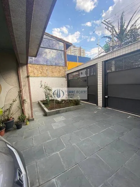 Imagem Bela casa 3 dormitórios 2 banheiros e 5 vagas no Tatuapé