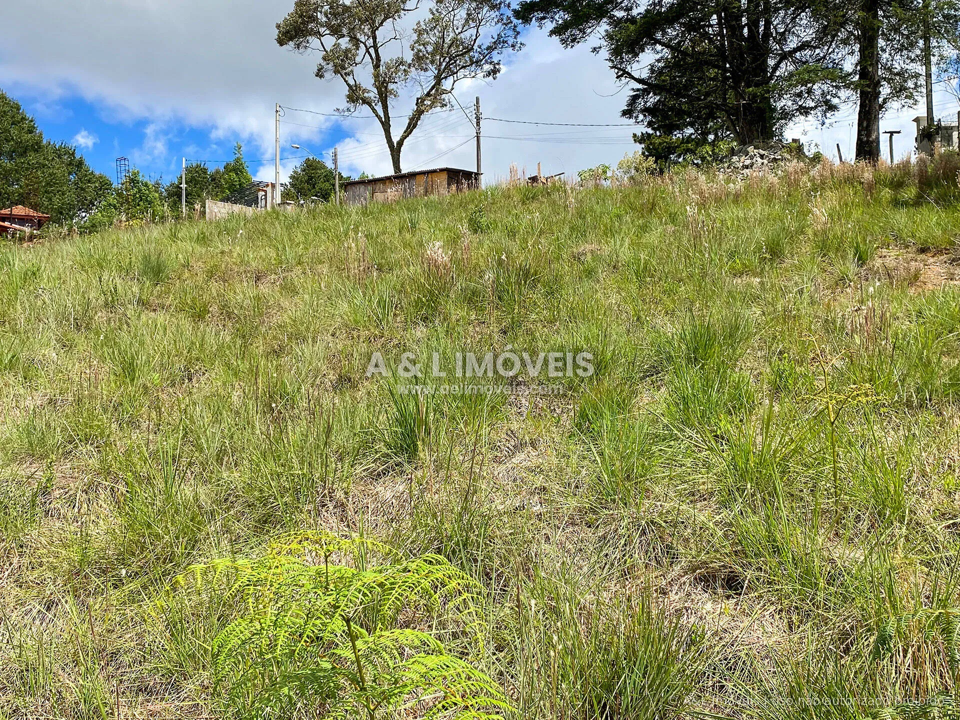 Imagem Terreno à venda em Campos do Jordão com 2.055,00 m²