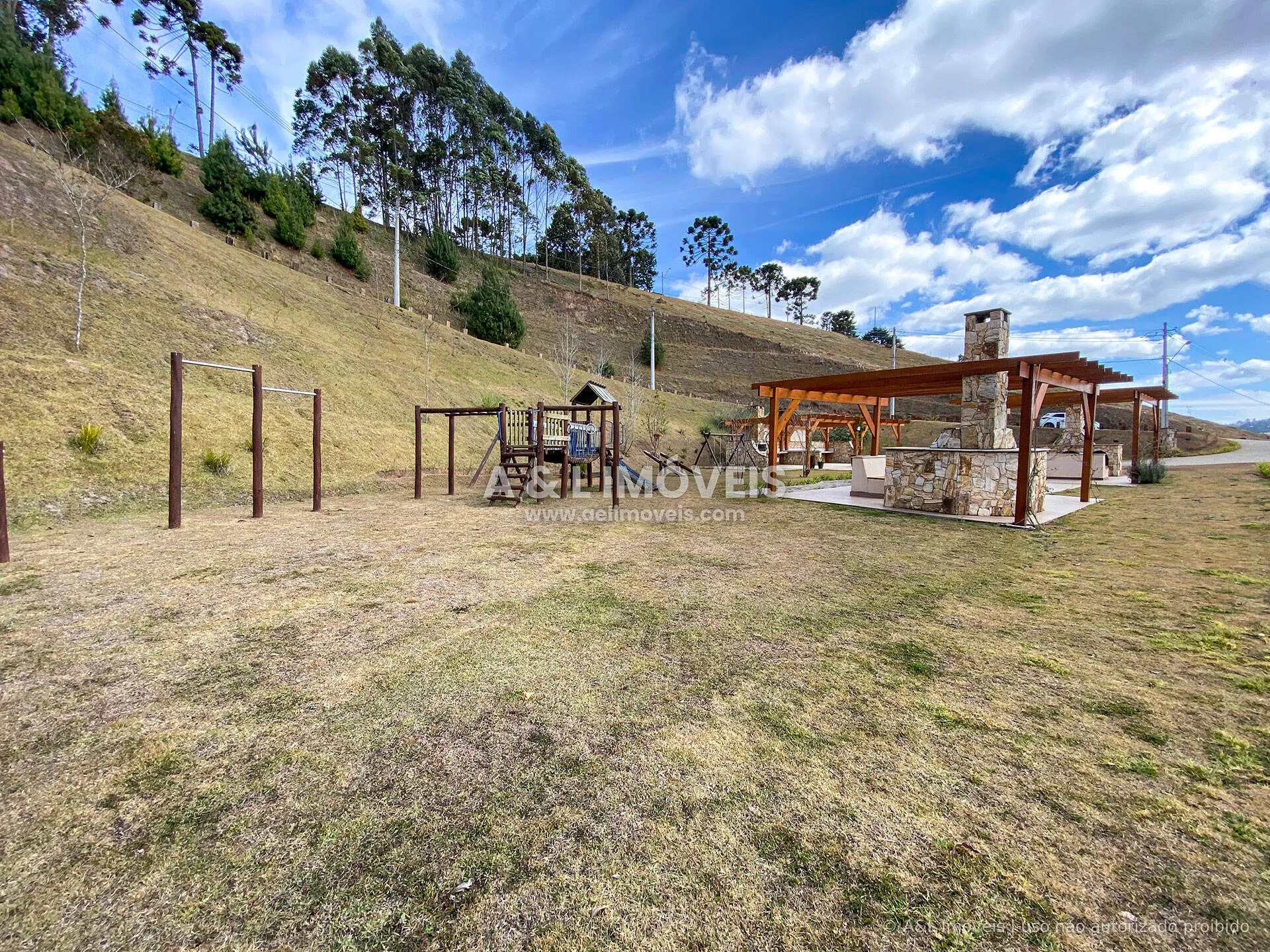 Imagem Lote em Campos do Jordão | 1.111,52 m² | Vista para o Vale