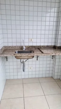 Imagem Este apartamento com 2 Dormitorios, oferece uma área de lazer completa, com piscina para adultos e crianças, garantindo diversão para toda a família, á venda na Imobiliaria Consulte Imoveis.