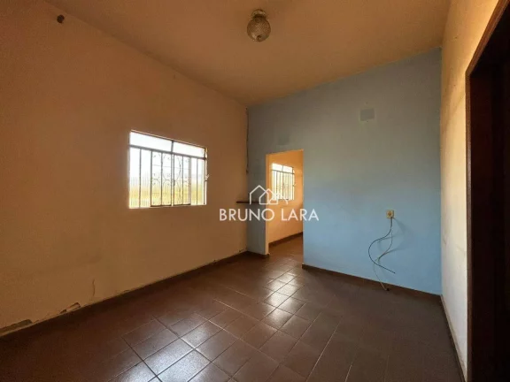 Imagem Casa à venda no Centro - Igarapé/MG.