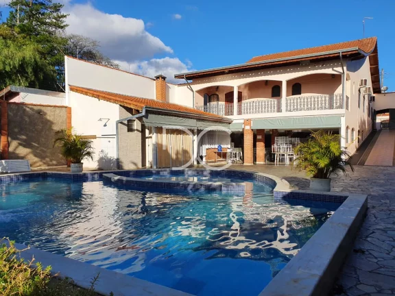 Cajuru - Venda Sobrado AC 620m² | AT 880 m² | 4 Dormitórios | 2 Suítes | 4 Banheiros | 4 Vagas