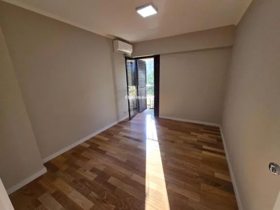 Imagem Apartamento à venda em Moema, com 3 quartos sendo1 suíte, 3 banheiros, 2 vagas, 130m² de área.