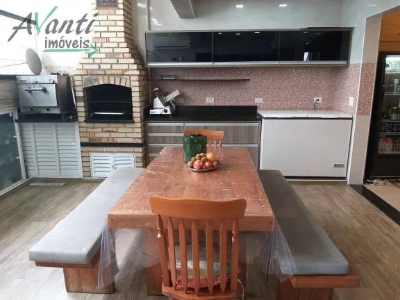 Imagem Casa sobreposta à venda no bairro Embaré em Santos/SP