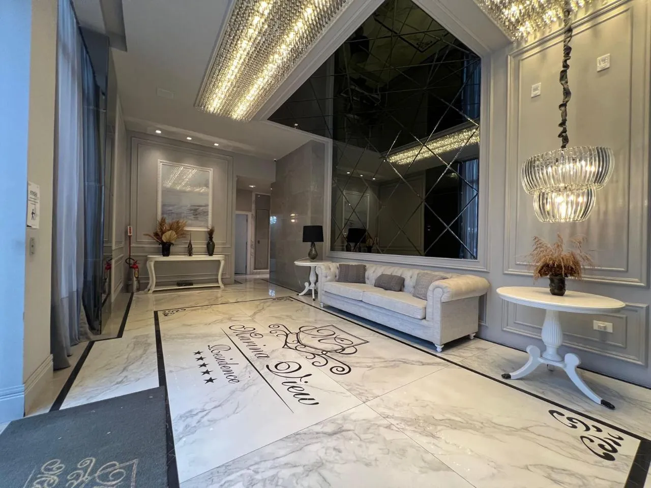 Imagem Apartamento com vista para o mar à venda com 138m2 por R$ 4.250.000,00