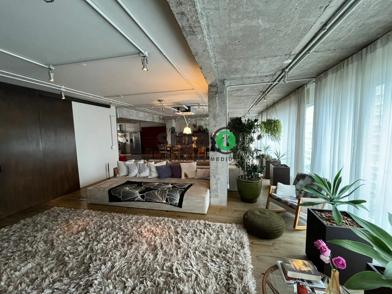 Imagem APARTAMENTO 233M² PARA VENDA E LOCACAO MOBILIADO COM 2 DORMITORIOS NO CAMPO BELO
