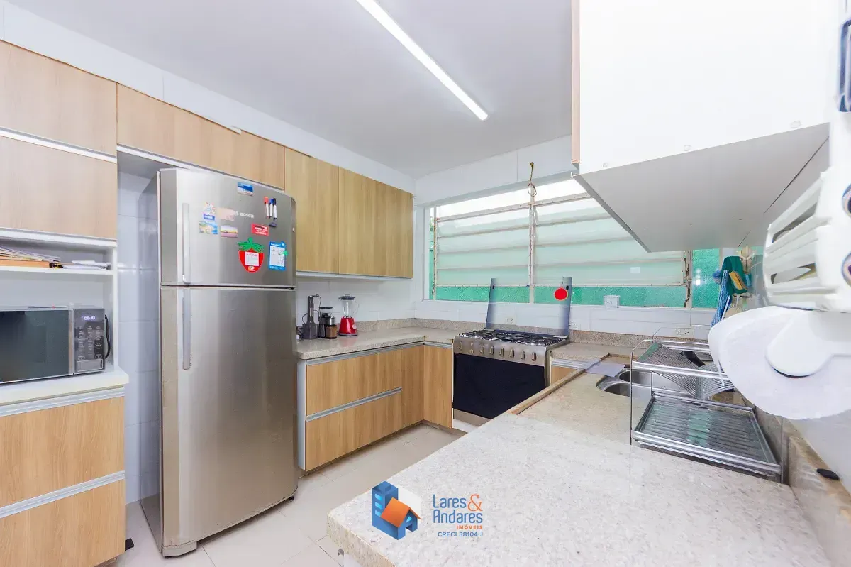 Imagem Casa para venda em Jardim Santa Helena com 4 quartos, sendo 2 suítes, 280m²