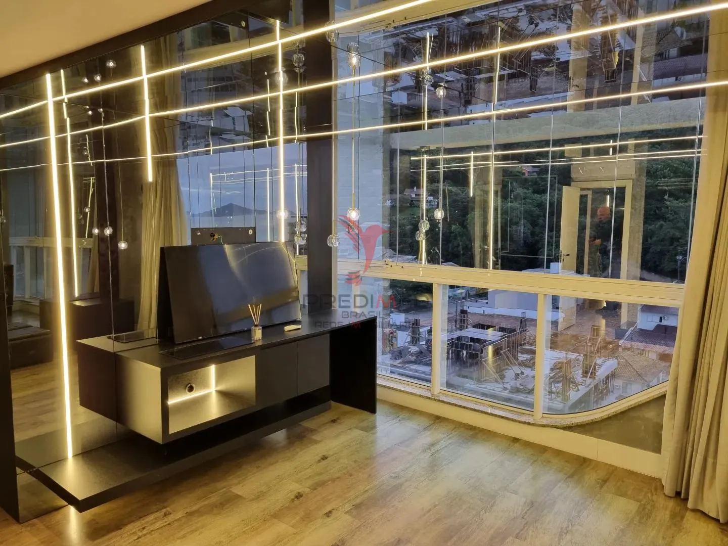Imagem Exclusividade e Alto Padrão: Cobertura Duplex Atmos Beach em Cabeçudas