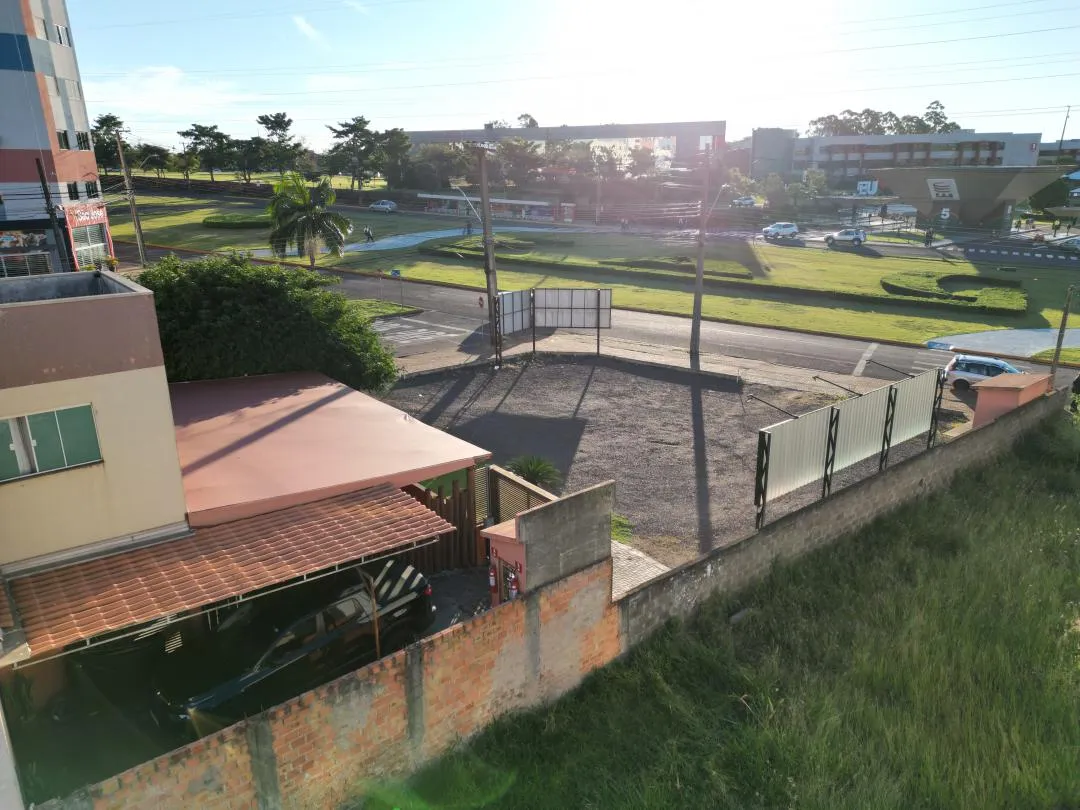Imagem Terreno de esquina com sala comercial e apartamento, Bairro Fag, Cascavel - Venda