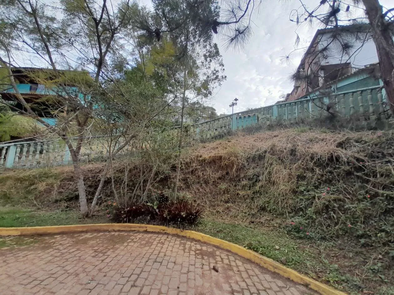 Imagem Terreno em Condomínio para Venda em Teresópolis / RJ no bairro Albuquerque