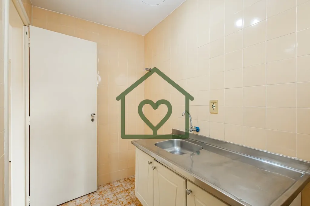 Imagem Studio funcional, com 27 m² de área privativa, semi-mobiliado, possui cozinha com armário e pia i...