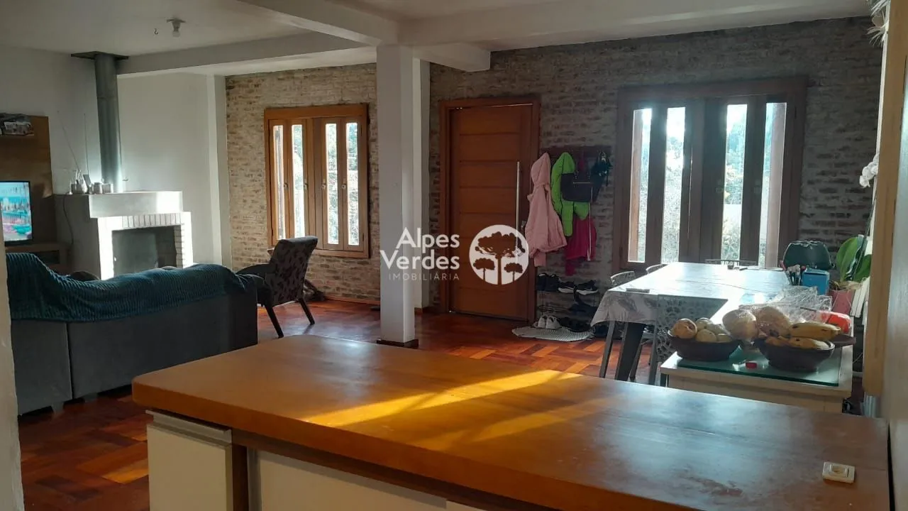 Imagem Vende-se Casa em Canela-RS, no Bairro Maggi, com 2 quartos