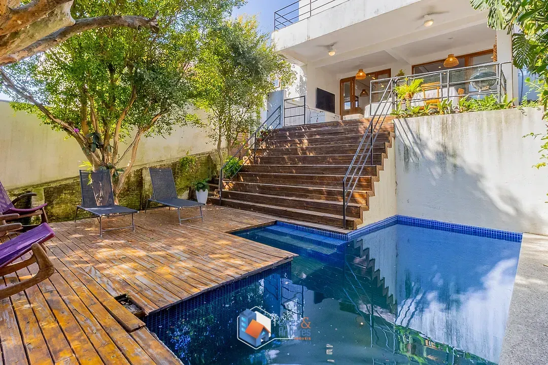 Imagem Casa para venda em Vila Ipojuca com 3 quartos, sendo 3 suítes, 290m²