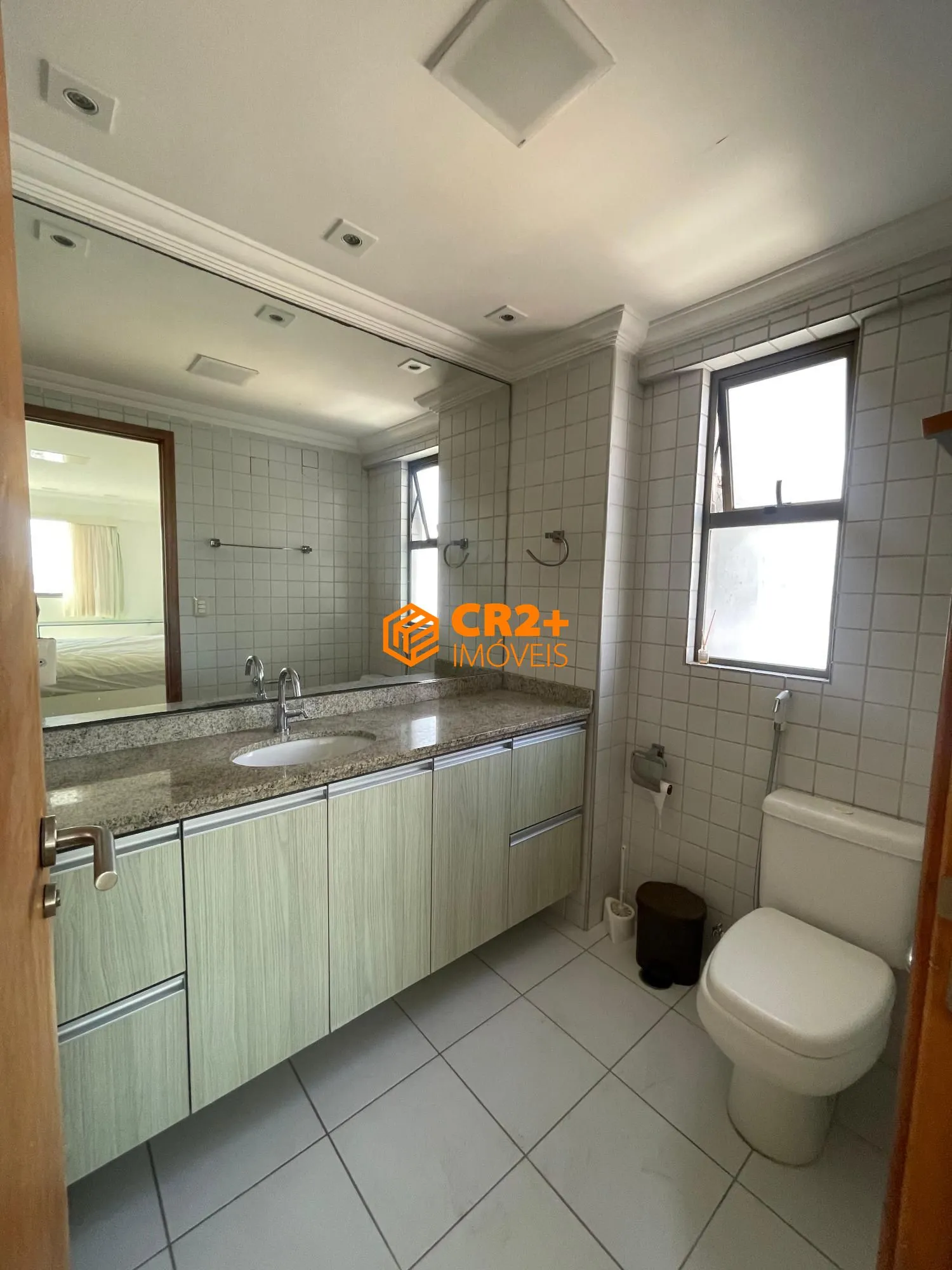Imagem Vendo apartamento - 3 quartos com 3 suítes, Av Boa Viagem - Moura Dubeux.