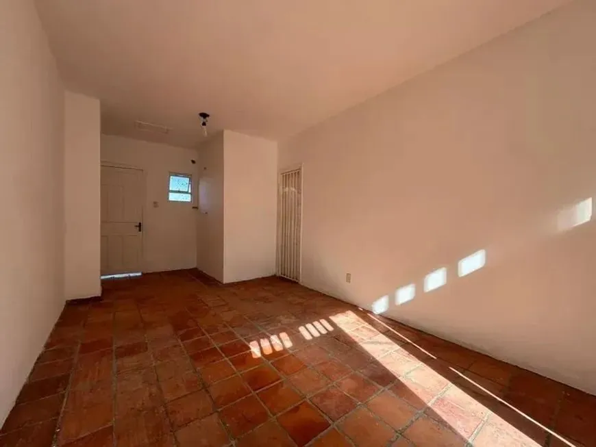 Imagem Casa para venda no bairro Medianeira | 3 dormitórios | Pátio amplo | Espaço gourmet | 298m² | Porto Alegre