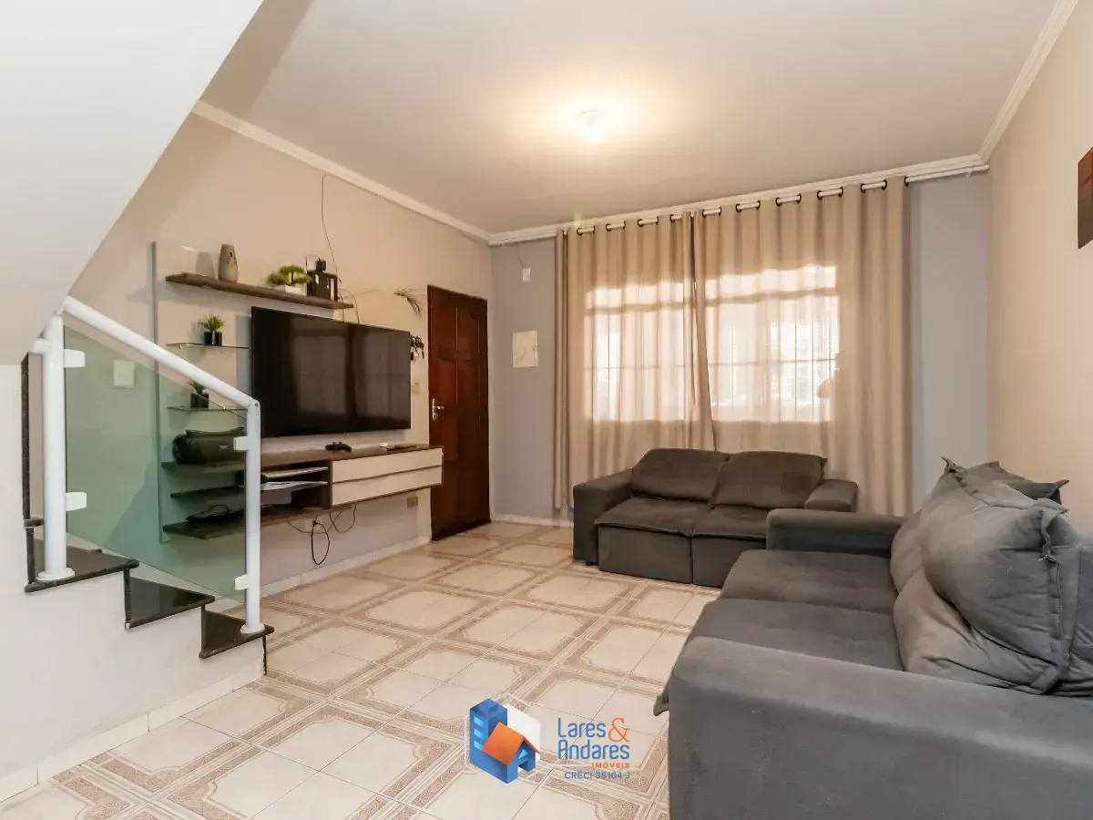 Foto do imóvel Sobrado para venda em Perus com 3 quartos, sendo 1 suíte, 154m² em Rua Dedalion