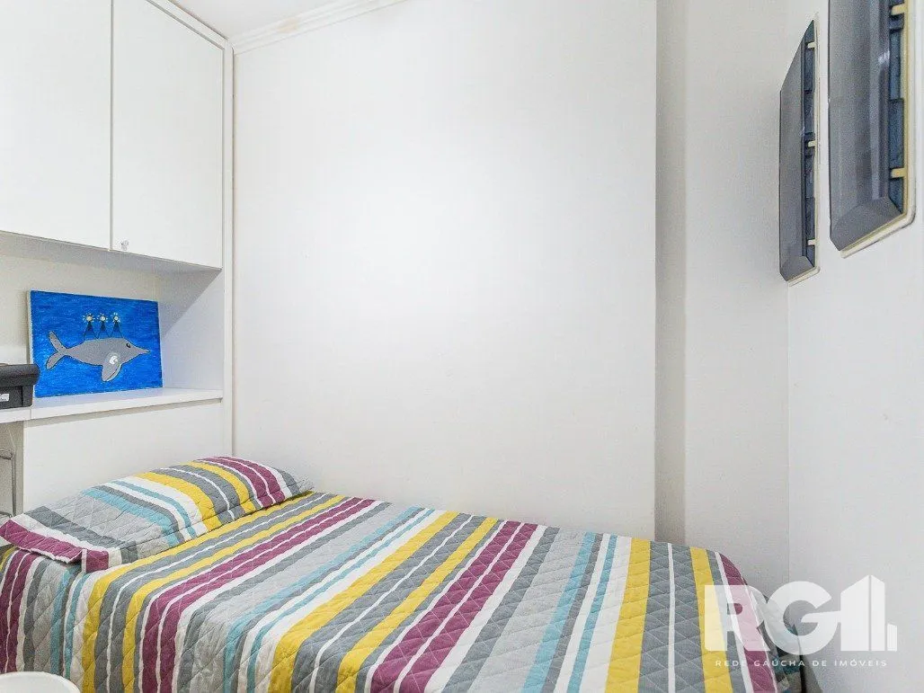 Imagem Apartamento semimobiliado, 167 m², 3 suítes e 3 vagas de garagem no bairro Bela Vista.