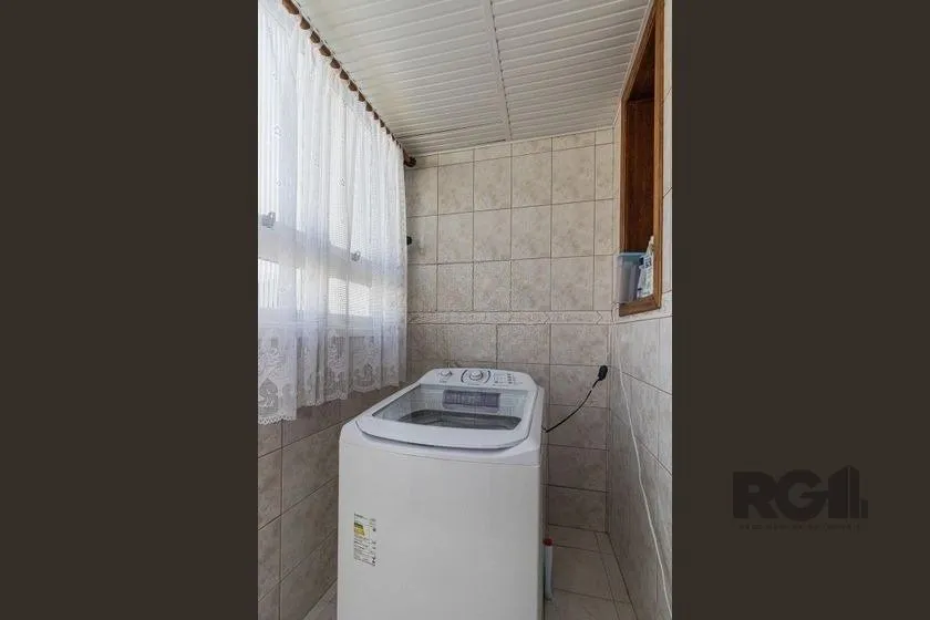 Imagem Casa Mista 266m² - 4 dormitórios, 1 suíte, 3 vagas no bairro Parque Santa Fé