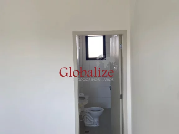Imagem Sobrado triplex à venda com 94m², 2 suítes, piscina e vaga por R$588.905,00 em Santos