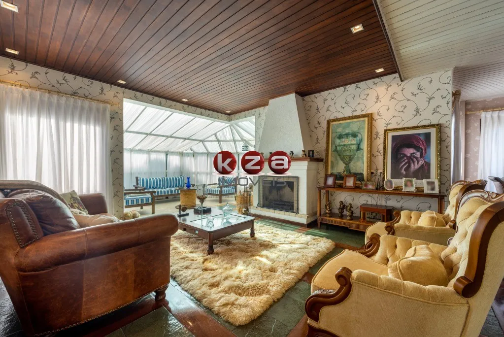 Imagem Imperdível: Casa de luxo à venda em Campos do Jordão-SP, bairro Manancial, 5 quartos, 5 suítes, 3 salas, 6 banheiros, 4 vagas, 650m²