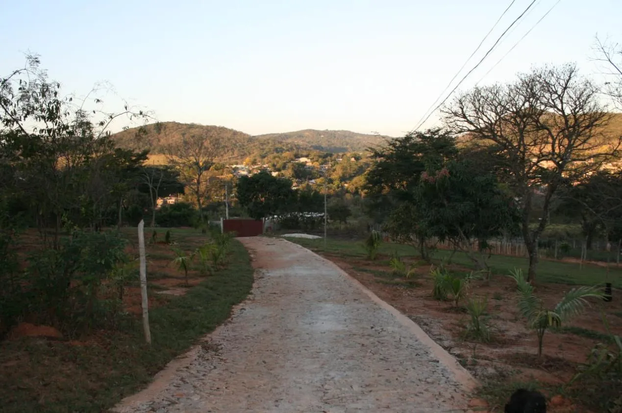 Imagem Vendo um belíssimo sítio em Betim (Vianópolis) com 42.600 m² de extensão.