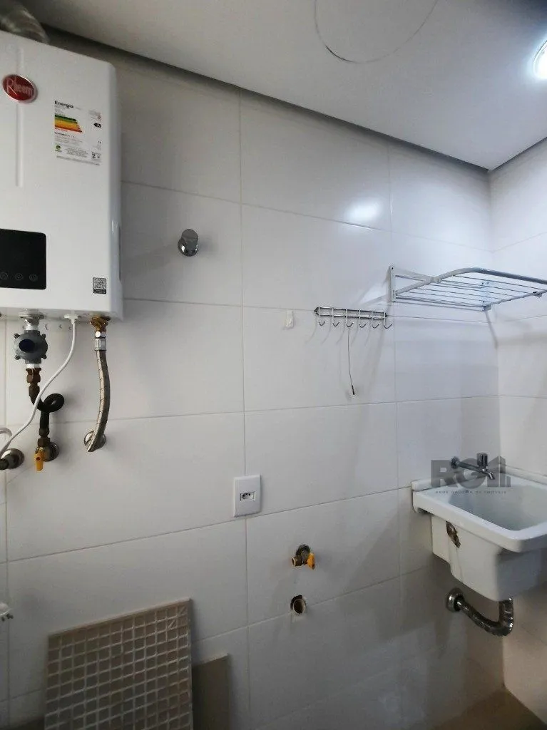 Imagem Vende-se apartamento impecável 2 quartos com suíte, 2 vagas cobertas, próximo da PUCRS - 80m² - Jardim Botânico