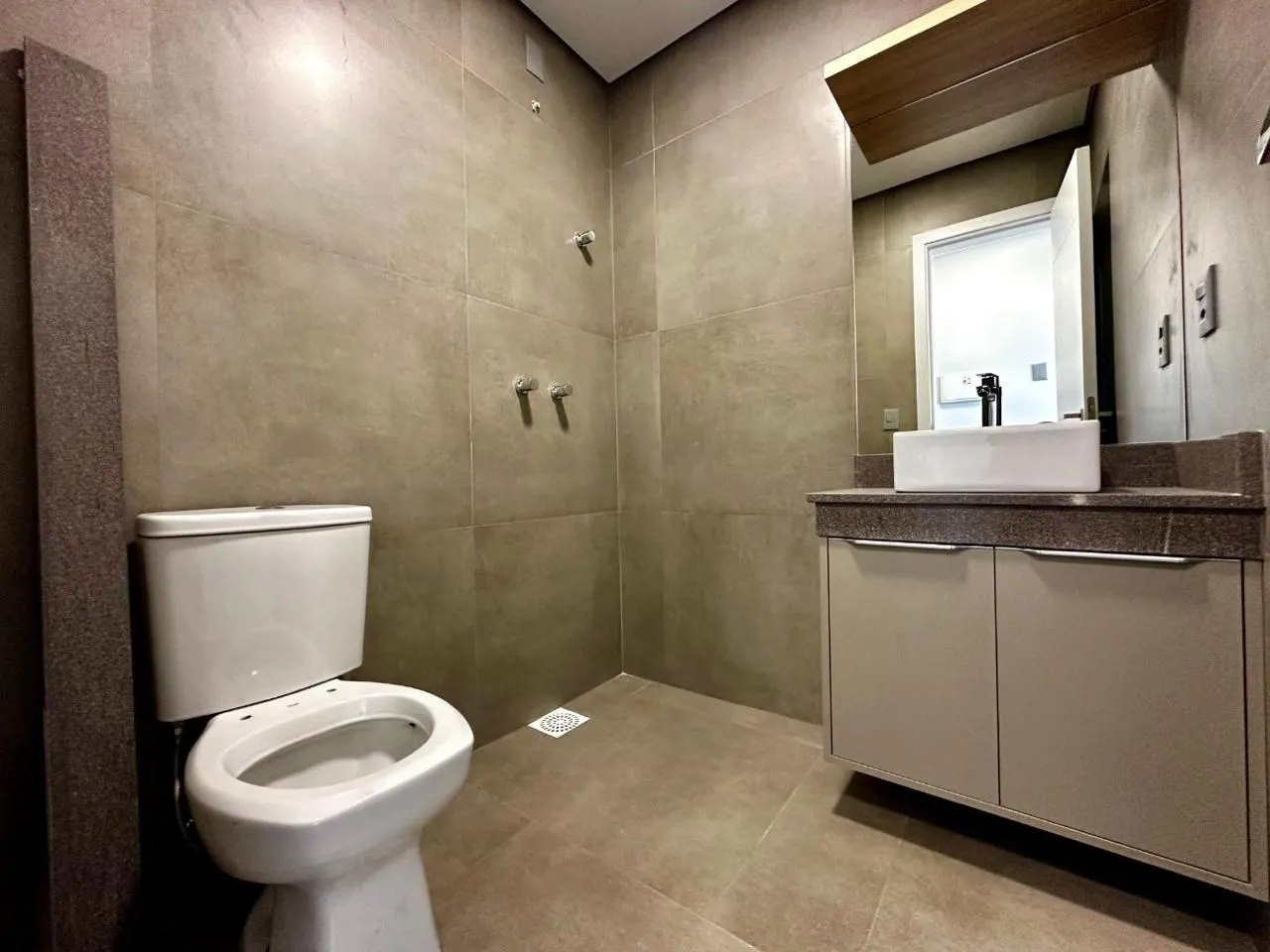 Imagem Excelente Studio mobiliado com vaga coberta no Living Resort House