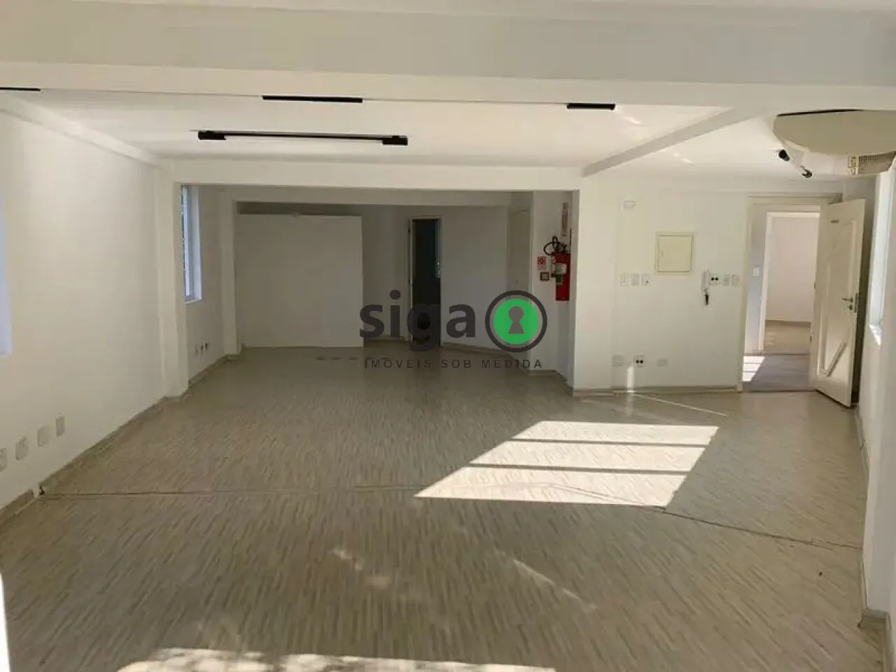 Imagem Predio Comercial com 550m², na Vila Madalena, com várias salas para locação , sem mobilia