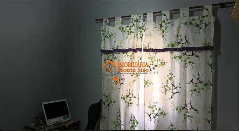 Imagem Sobrado com 3 dormitórios à venda, 230 m² por R$ 425.000 - Chácara Cabuçu - Guarulhos/SP