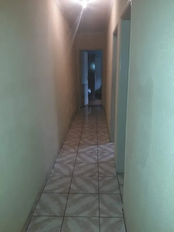 Imagem Casa à venda em Jardim Santo André, Santo André-SP: 2 quartos, 1 sala, 1 banheiro, 2 vagas de garagem, 150,00 m² de área.